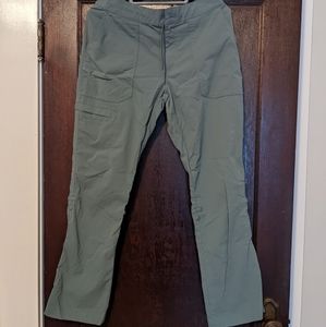 Columbia hiking pants green